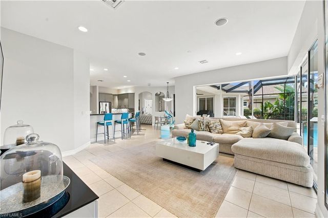 4995 Rustic Oaks CIR, Naples, FL 34105