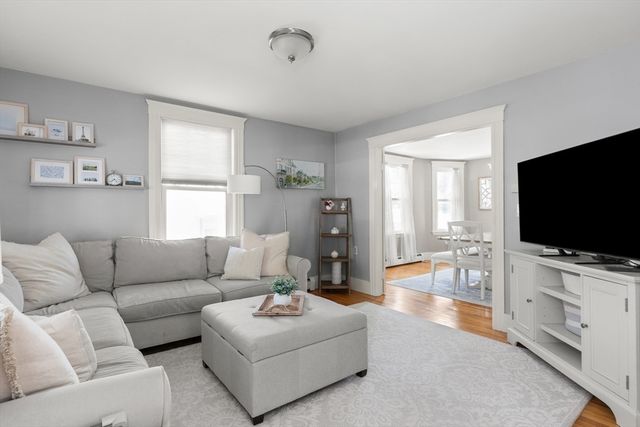 16 Thorndike St, Peabody, MA 01960