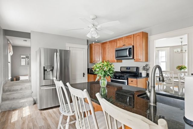 16 Thorndike St, Peabody, MA 01960