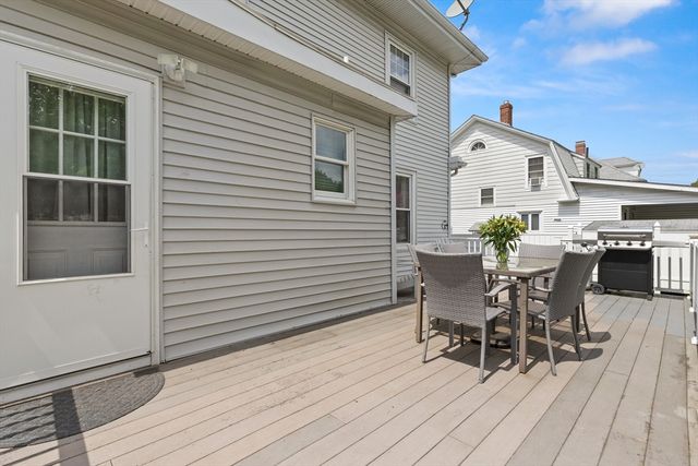 16 Thorndike St, Peabody, MA 01960