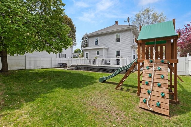 16 Thorndike St, Peabody, MA 01960