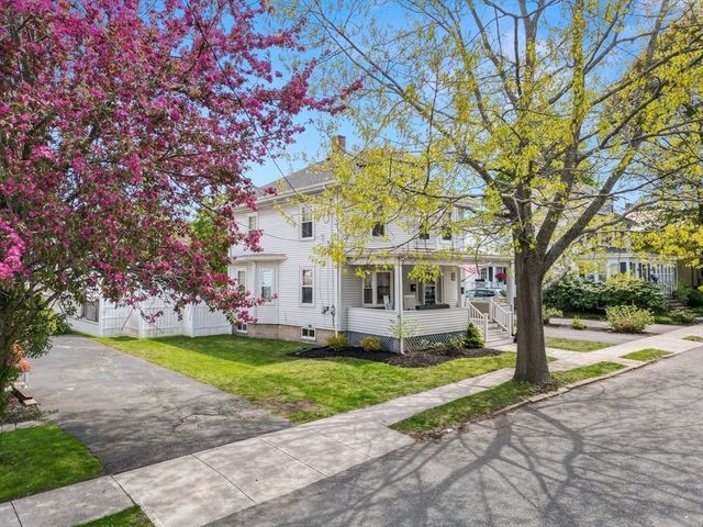 16 Thorndike St, Peabody, MA 01960
