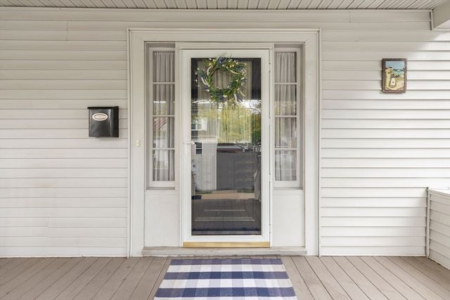 16 Thorndike St, Peabody, MA 01960
