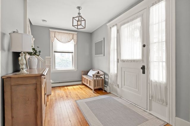 16 Thorndike St, Peabody, MA 01960