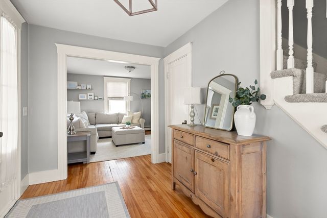 16 Thorndike St, Peabody, MA 01960