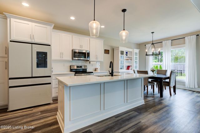 12122 Cypress Ridge Dr, Louisville, KY 40299