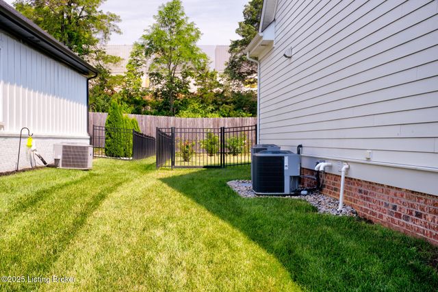 12122 Cypress Ridge Dr, Louisville, KY 40299