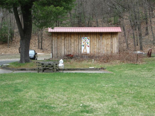 17 Spring Street, Ellenville, NY 12428