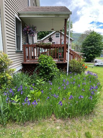 17 Spring Street, Ellenville, NY 12428