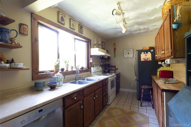 17 Spring Street, Ellenville, NY 12428