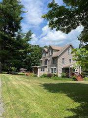 17 Spring Street, Ellenville, NY 12428