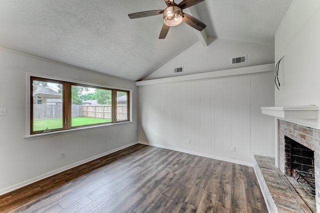 806 S Hyannis Port Street, Crosby, TX 77532