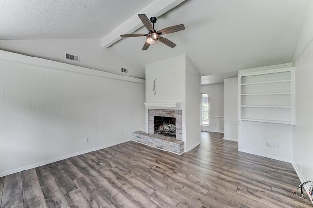 806 S Hyannis Port Street, Crosby, TX 77532