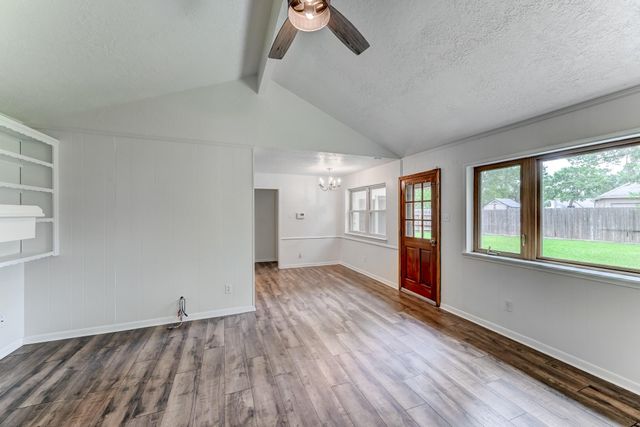 806 S Hyannis Port Street, Crosby, TX 77532
