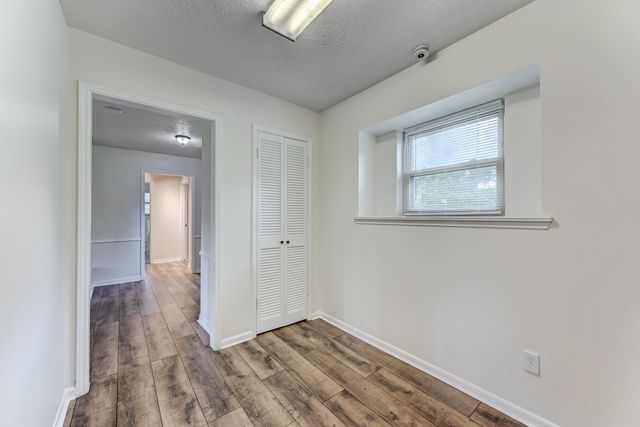 806 S Hyannis Port Street, Crosby, TX 77532