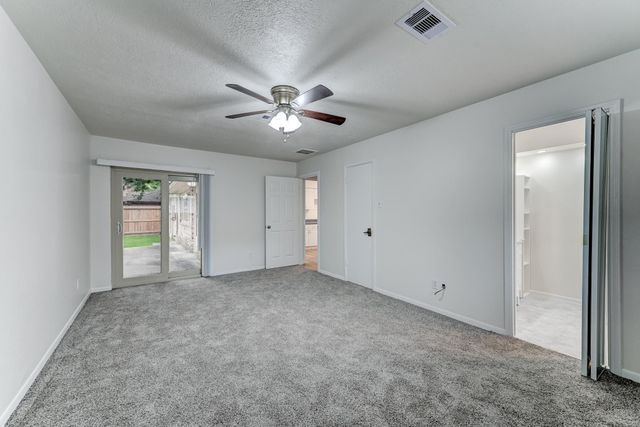 806 S Hyannis Port Street, Crosby, TX 77532