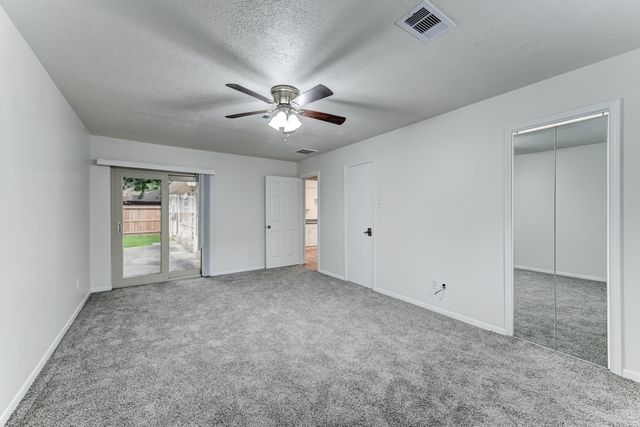 806 S Hyannis Port Street, Crosby, TX 77532