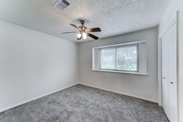 806 S Hyannis Port Street, Crosby, TX 77532