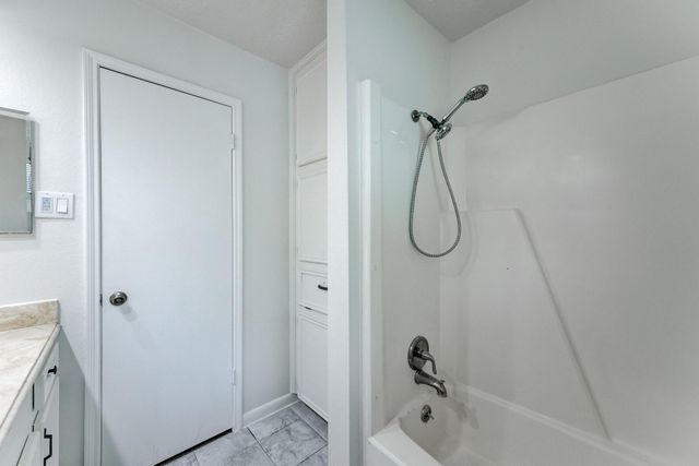 806 S Hyannis Port Street, Crosby, TX 77532