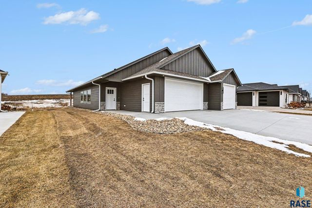 205 N WILDCAT Dr Drive, Sioux Falls, SD 57110