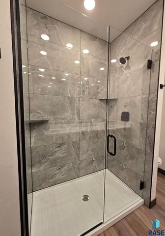 205 N WILDCAT Dr Drive, Sioux Falls, SD 57110