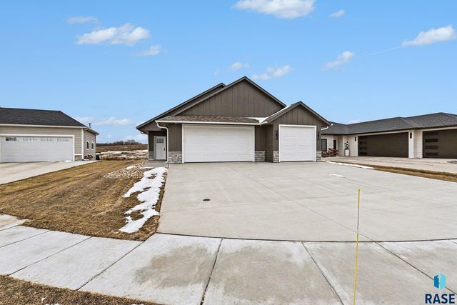 205 N WILDCAT Dr Drive, Sioux Falls, SD 57110