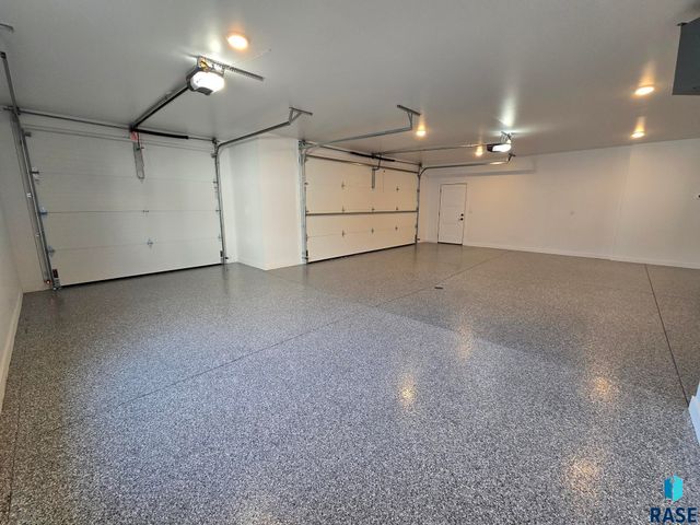 205 N WILDCAT Dr Drive, Sioux Falls, SD 57110