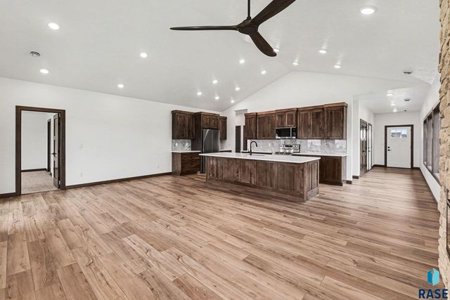 205 N WILDCAT Dr Drive, Sioux Falls, SD 57110