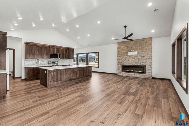 205 N WILDCAT Dr Drive, Sioux Falls, SD 57110