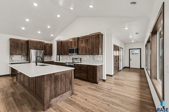 205 N WILDCAT Dr Drive, Sioux Falls, SD 57110