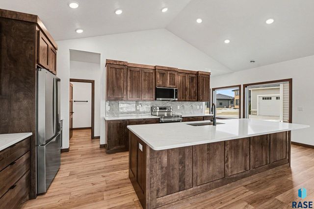 205 N WILDCAT Dr Drive, Sioux Falls, SD 57110