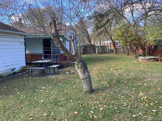 23460 N Stockton Avenue, Farmington Hills, MI 48336