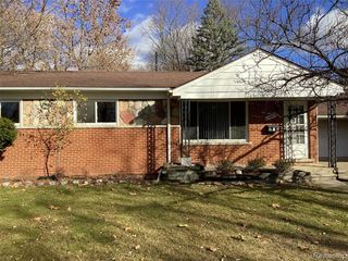 23460 N Stockton Avenue, Farmington Hills, MI 48336