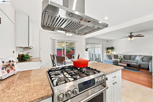 36267 Toulon Pl, Newark, CA 94560