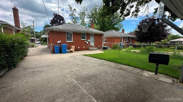 8243 Virgil Street, Dearborn Heights, MI 48127