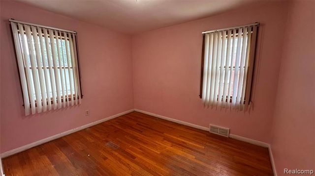 8243 Virgil Street, Dearborn Heights, MI 48127