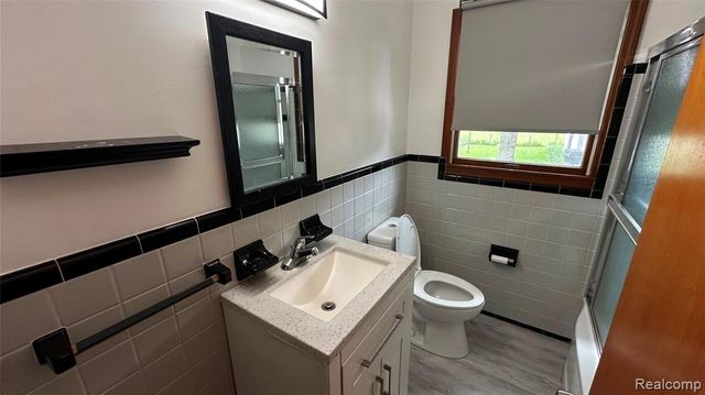 8243 Virgil Street, Dearborn Heights, MI 48127