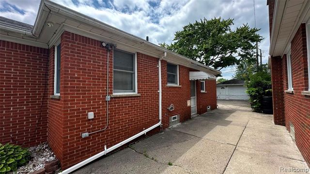 8243 Virgil Street, Dearborn Heights, MI 48127