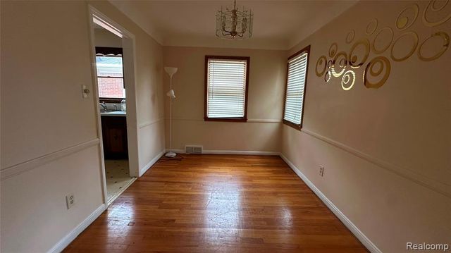 8243 Virgil Street, Dearborn Heights, MI 48127