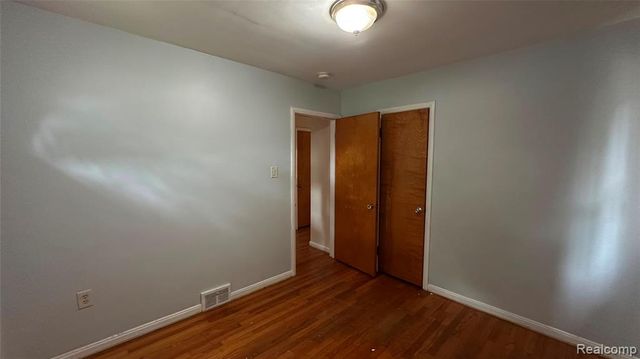 8243 Virgil Street, Dearborn Heights, MI 48127