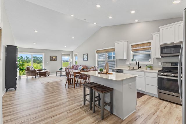 13924 Ashley Court, Rosemount, MN 55068