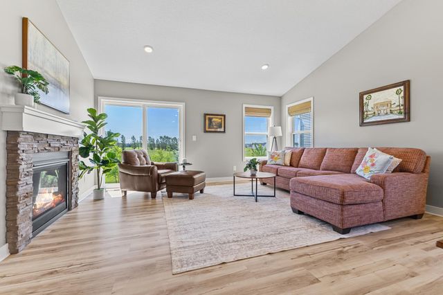 13924 Ashley Court, Rosemount, MN 55068
