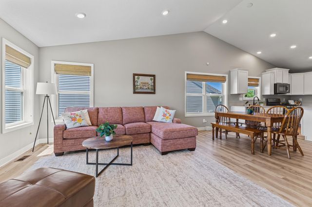 13924 Ashley Court, Rosemount, MN 55068