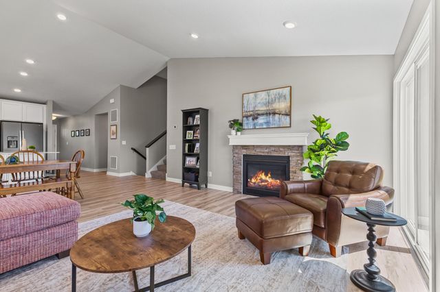 13924 Ashley Court, Rosemount, MN 55068