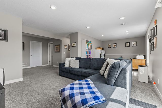 13924 Ashley Court, Rosemount, MN 55068