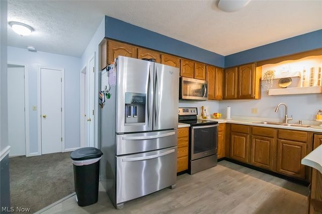 1586 Gene Street, Belpre, OH 45714