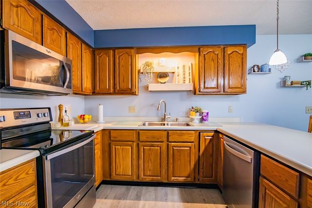 1586 Gene Street, Belpre, OH 45714
