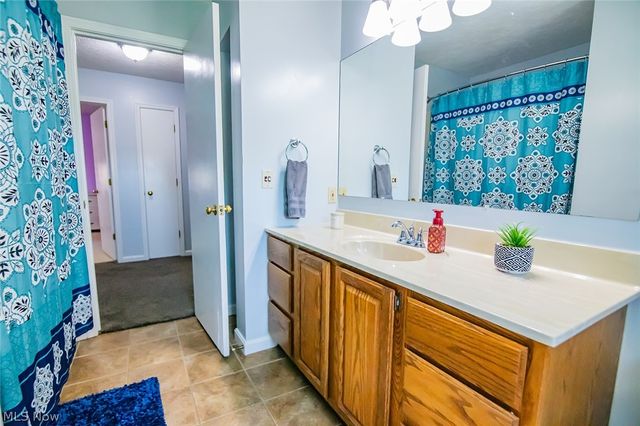 1586 Gene Street, Belpre, OH 45714