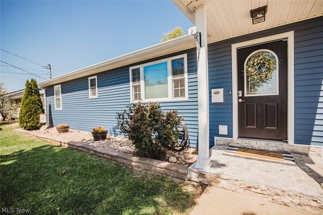 1586 Gene Street, Belpre, OH 45714