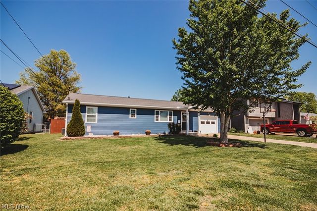 1586 Gene Street, Belpre, OH 45714